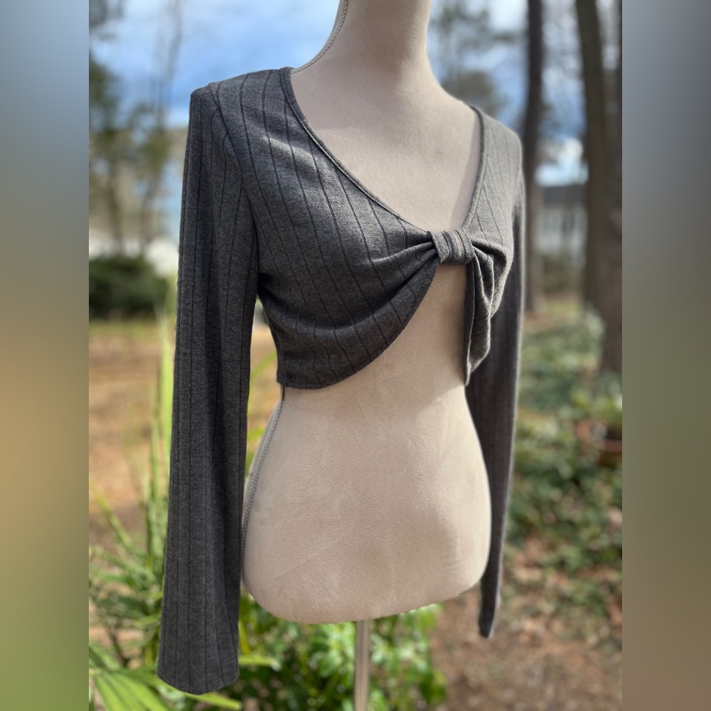 Le Lis Crop Sweater Top, Ribbed, Long Sleeve, Grey, EUC, Large